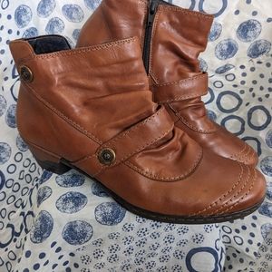 Leather brown ankle zip up small heel Rieker booties